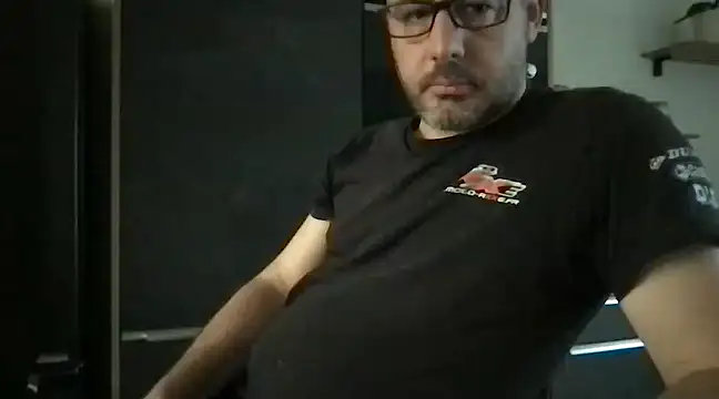 Snapshot of unconnudu21000 chatting on February 10, 2025, 3:53 pm unconnudu21000 online show from February 10, 2025, 3:53 pm