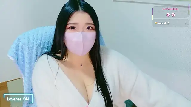 Snapshot of yukinko_o_ chatting on December 20, 2025, 1:36 pm yukinko o online show from December 20, 2025, 1:36 pm