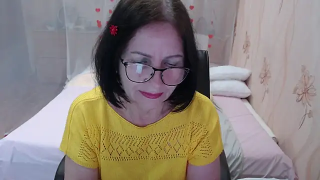 Snapshot of OlgaHottie chatting on October 12, 2025, 11:06 pm OlgaHottie online show from October 12, 2025, 11:06 pm