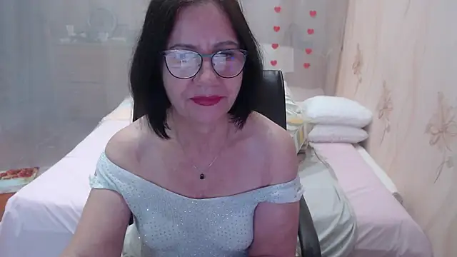 Snapshot of OlgaHottie chatting on October 15, 2025, 11:24 pm OlgaHottie online show from October 15, 2025, 11:24 pm
