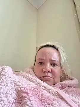 Snapshot of Bigbustedcurvylady chatting on May 12, 2026, 12:55 pm Bigbustedcurvylady online show from May 12, 2026, 12:55 pm
