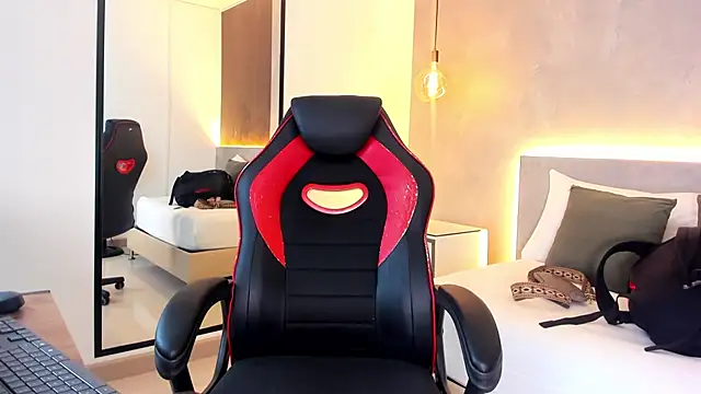 Snapshot of alma_fenix chatting on November 12, 2025, 12:31 pm alma fenix online show from November 12, 2025, 12:31 pm