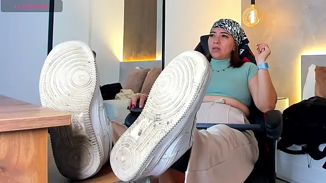 alma fenix online show from October 25, 2025, 12:28 pm