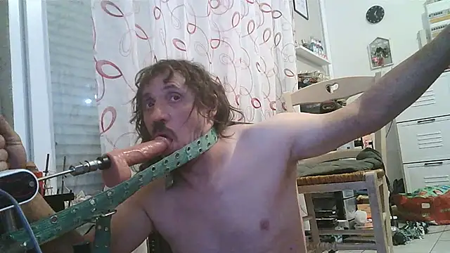 Snapshot of cyril020202 chatting on August 6, 2026, 9:21 pm cyril020202 online show from August 6, 2026, 9:21 pm