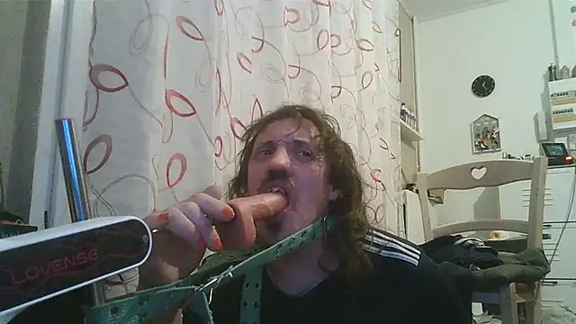 cyril020202 online show from December 15, 2025, 11:31 pm