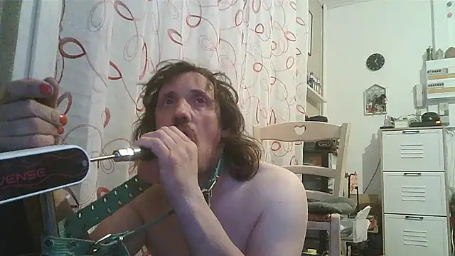 Snapshot of cyril020202 chatting on June 9, 2026, 8:10 pm cyril020202 online show from June 9, 2026, 8:10 pm