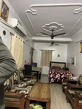 Snapshot of John_desihunk chatting on December 15, 2024, 9:45 am John desihunk online show from December 15, 2024, 9:45 am