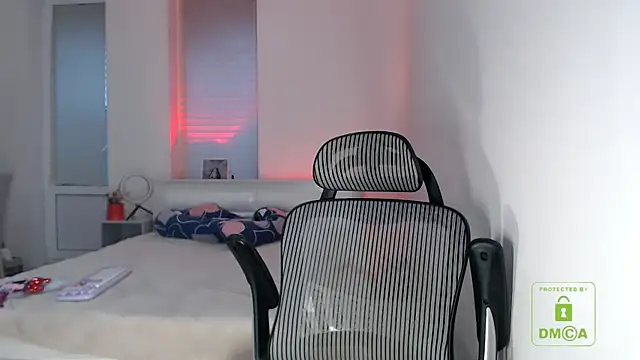 cute and hot online show from November 9, 2025, 1:04 pm