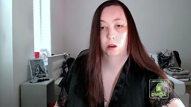 cute and hot online show from May 31, 2026, 12:44 pm