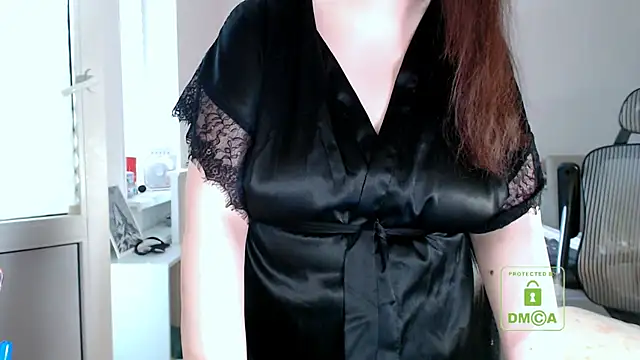 cute and hot online show from June 9, 2026, 3:13 pm