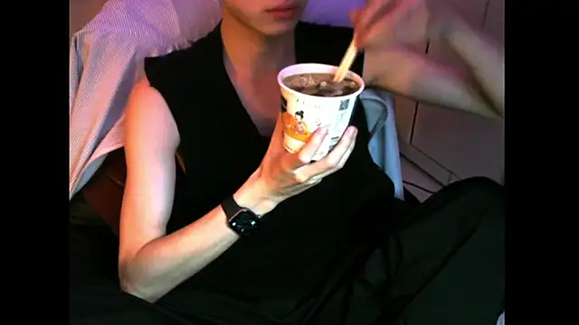 Snapshot of Ray175oo chatting on February 6, 2026, 5:31 pm Ray175oo online show from February 6, 2026, 5:31 pm