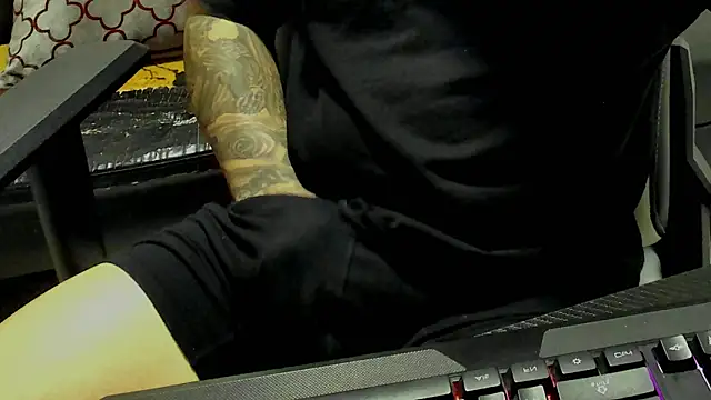 stebankechima online show from September 28, 2025, 10:50 pm