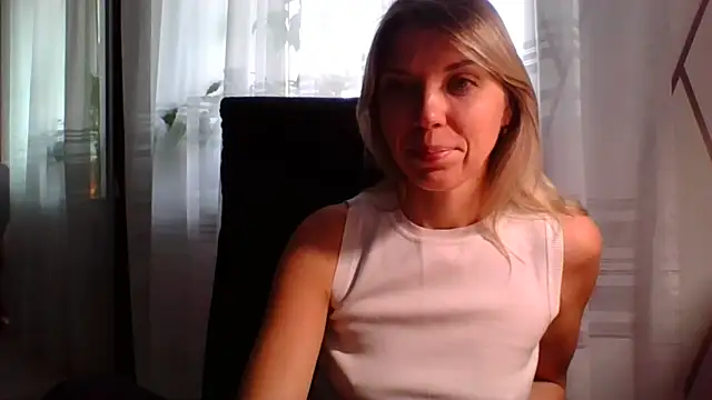 Snapshot of VelvetLove287 chatting on December 17, 2025, 8:19 am VelvetLove287 online show from December 17, 2025, 8:19 am