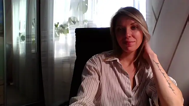 Snapshot of VelvetLove287 chatting on February 14, 2026, 2:28 pm VelvetLove287 online show from February 14, 2026, 2:28 pm