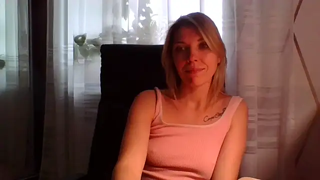 Snapshot of VelvetLove287 chatting on February 6, 2026, 8:21 am VelvetLove287 online show from February 6, 2026, 8:21 am