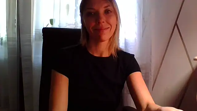 Snapshot of VelvetLove287 chatting on December 16, 2025, 8:07 am VelvetLove287 online show from December 16, 2025, 8:07 am