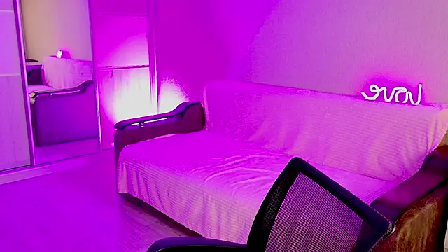 Snapshot of School_Love chatting on February 13, 2025, 1:05 pm School Love online show from February 13, 2025, 1:05 pm