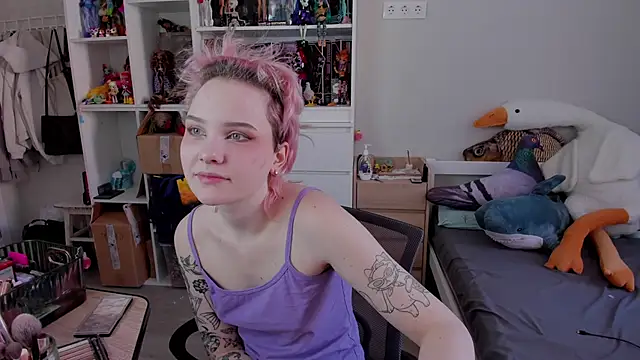 School Love online show from February 11, 2026, 7:08 am