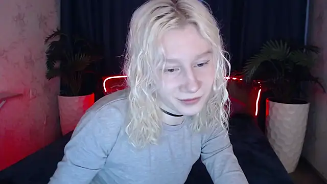 EnigmaSee online show from April 22, 2026, 2:18 am