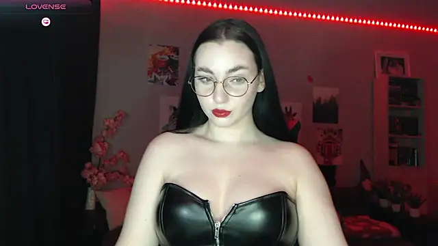 Snapshot of Fluffy_Tiffy chatting on March 20, 2025, 1:02 am Fluffy Tiffy online show from March 20, 2025, 1:02 am