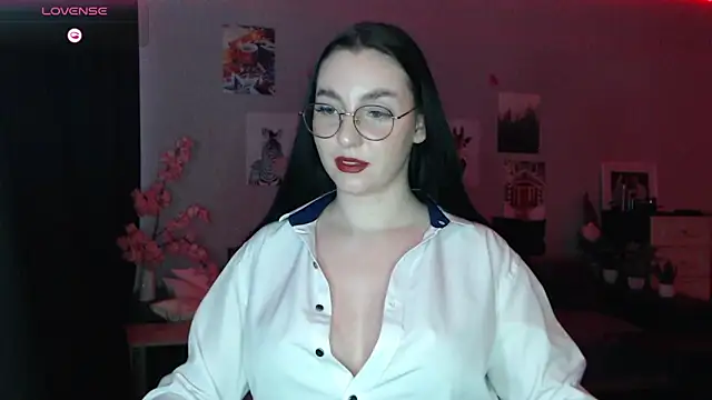 Snapshot of Fluffy_Tiffy chatting on March 13, 2025, 6:26 am Fluffy Tiffy online show from March 13, 2025, 6:26 am