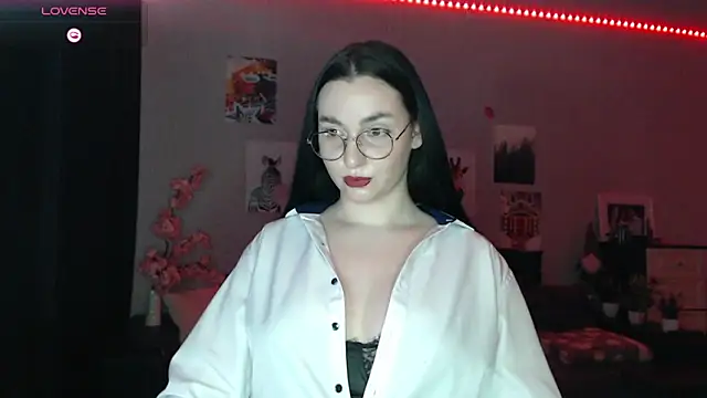 Snapshot of Fluffy_Tiffy chatting on March 19, 2025, 4:03 am Fluffy Tiffy online show from March 19, 2025, 4:03 am