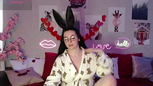 Snapshot of Fluffy_Tiffy chatting on February 14, 2025, 7:07 am Fluffy Tiffy online show from February 14, 2025, 7:07 am