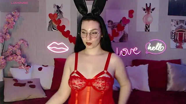 Snapshot of Fluffy_Tiffy chatting on February 14, 2025, 4:04 am Fluffy Tiffy online show from February 14, 2025, 4:04 am