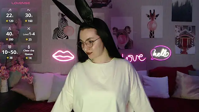 Snapshot of Fluffy_Tiffy chatting on February 13, 2025, 12:57 am Fluffy Tiffy online show from February 13, 2025, 12:57 am