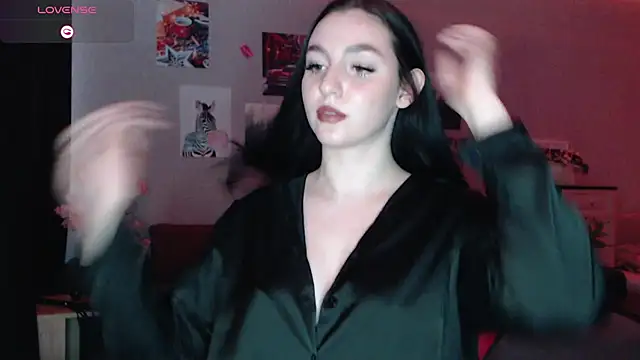 Snapshot of Fluffy_Tiffy chatting on February 25, 2025, 4:57 am Fluffy Tiffy online show from February 25, 2025, 4:57 am