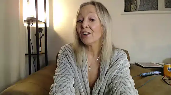 Snapshot of Ladystargazer1966 chatting on January 16, 2025, 11:06 pm Ladystargazer1966 online show from January 16, 2025, 11:06 pm
