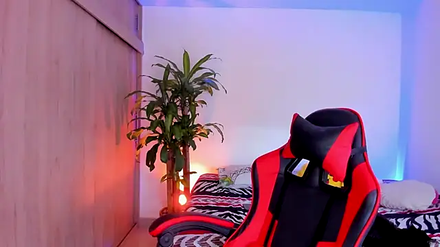 aldrinwhite online show from April 11, 2026, 6:11 pm