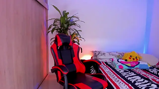 aldrinwhite online show from March 31, 2026, 8:33 pm