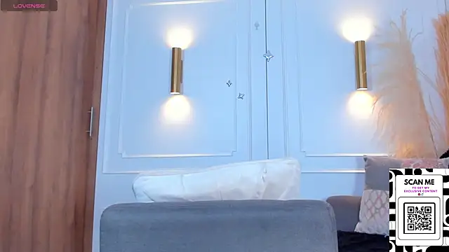 Snapshot of Chrishell_ chatting on February 3, 2025, 3:31 am Chrishell online show from February 3, 2025, 3:31 am