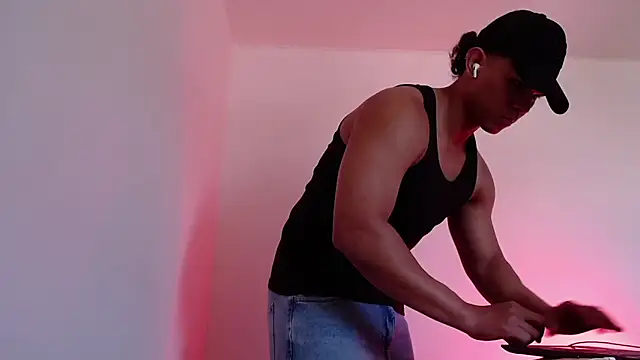 karimcoleman online show from November 11, 2025, 3:29 pm