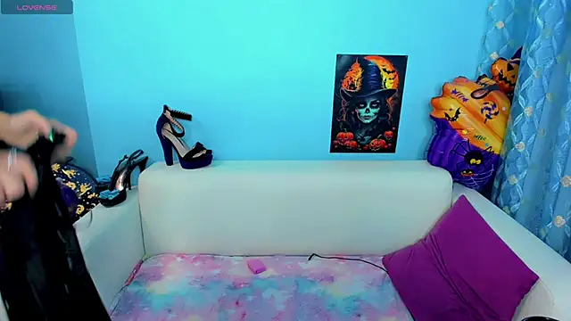 Snapshot of LindaaLu chatting on October 31, 2025, 2:30 am LindaaLu online show from October 31, 2025, 2:30 am