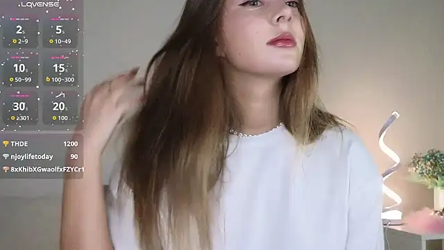 chloi hes online show from December 2, 2025, 1:02 pm