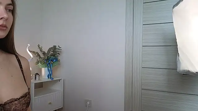 chloi hes online show from May 13, 2026, 10:33 am