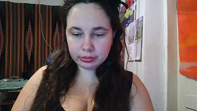 Cora Maro online show from October 9, 2025, 1:33 pm