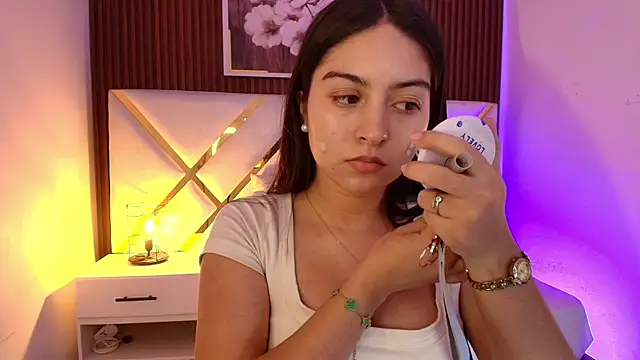 Emelie Ch1 online show from January 14, 2026, 1:20 am