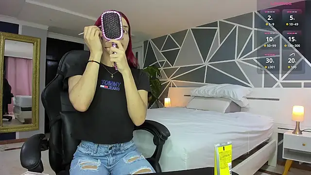 charolbruce 1 online show from October 23, 2025, 12:04 pm