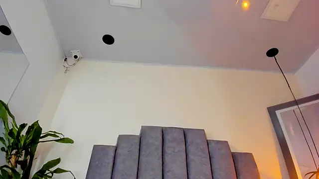 gabriela  gomez online show from November 29, 2025, 2:17 pm