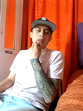 Snapshot of Mich_Stev9524 chatting on December 22, 2025, 9:04 pm Mich Stev9524 online show from December 22, 2025, 9:04 pm