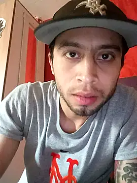 Snapshot of Mich_Stev9524 chatting on February 3, 2026, 10:48 pm Mich Stev9524 online show from February 3, 2026, 10:48 pm