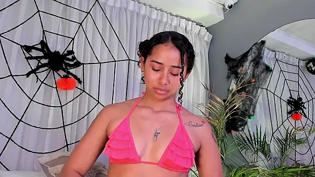 Snapshot of Ammy_nova chatting on November 2, 2025, 8:19 am Ammy nova online show from November 2, 2025, 8:19 am