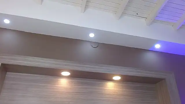 AbigailWilliams  online show from April 20, 2026, 11:35 am