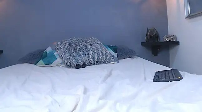 AbigailWilliams  online show from March 14, 2025, 5:35 pm