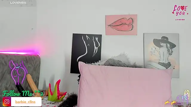 Snapshot of BarbieHotLaura chatting on November 23, 2025, 9:58 pm BarbieHotLaura online show from November 23, 2025, 9:58 pm