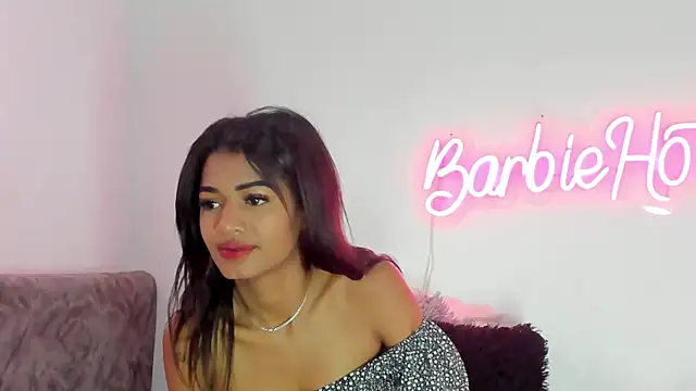 Snapshot of BarbieHotLaura chatting on October 10, 2025, 1:56 pm BarbieHotLaura online show from October 10, 2025, 1:56 pm