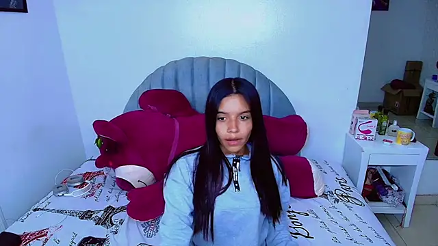 charlotte 0309 online show from December 4, 2025, 8:52 pm